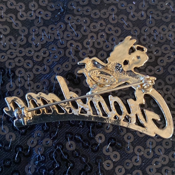 Pin & brioche Grandma gold in metal. Good condition. - Picture 5 of 5